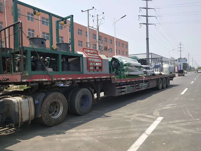 大型拉絲設(shè)備以及絲網(wǎng)機(jī)械一起發(fā)貨2019年6月18日